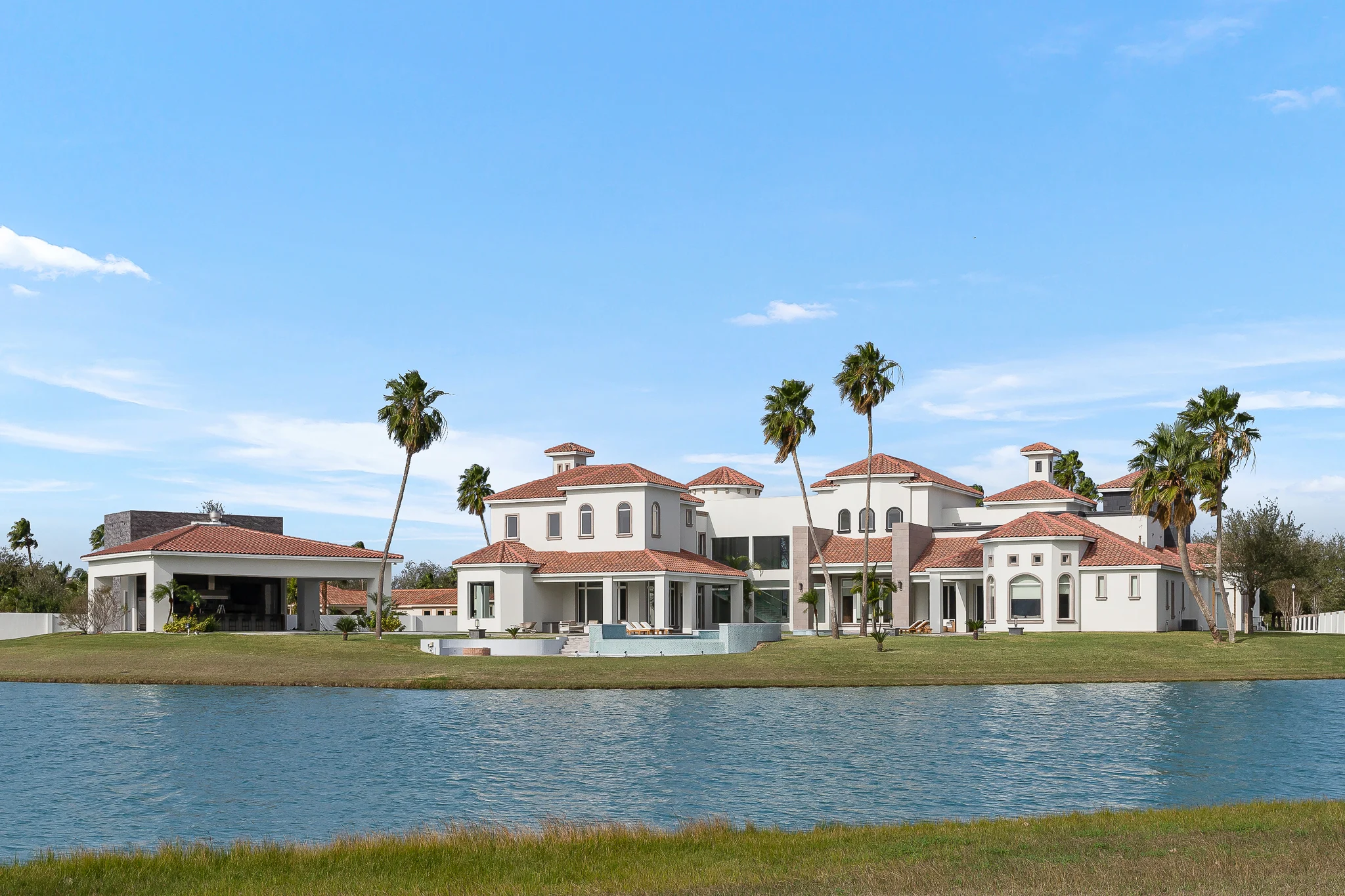 Luxury Homes in Edinburg