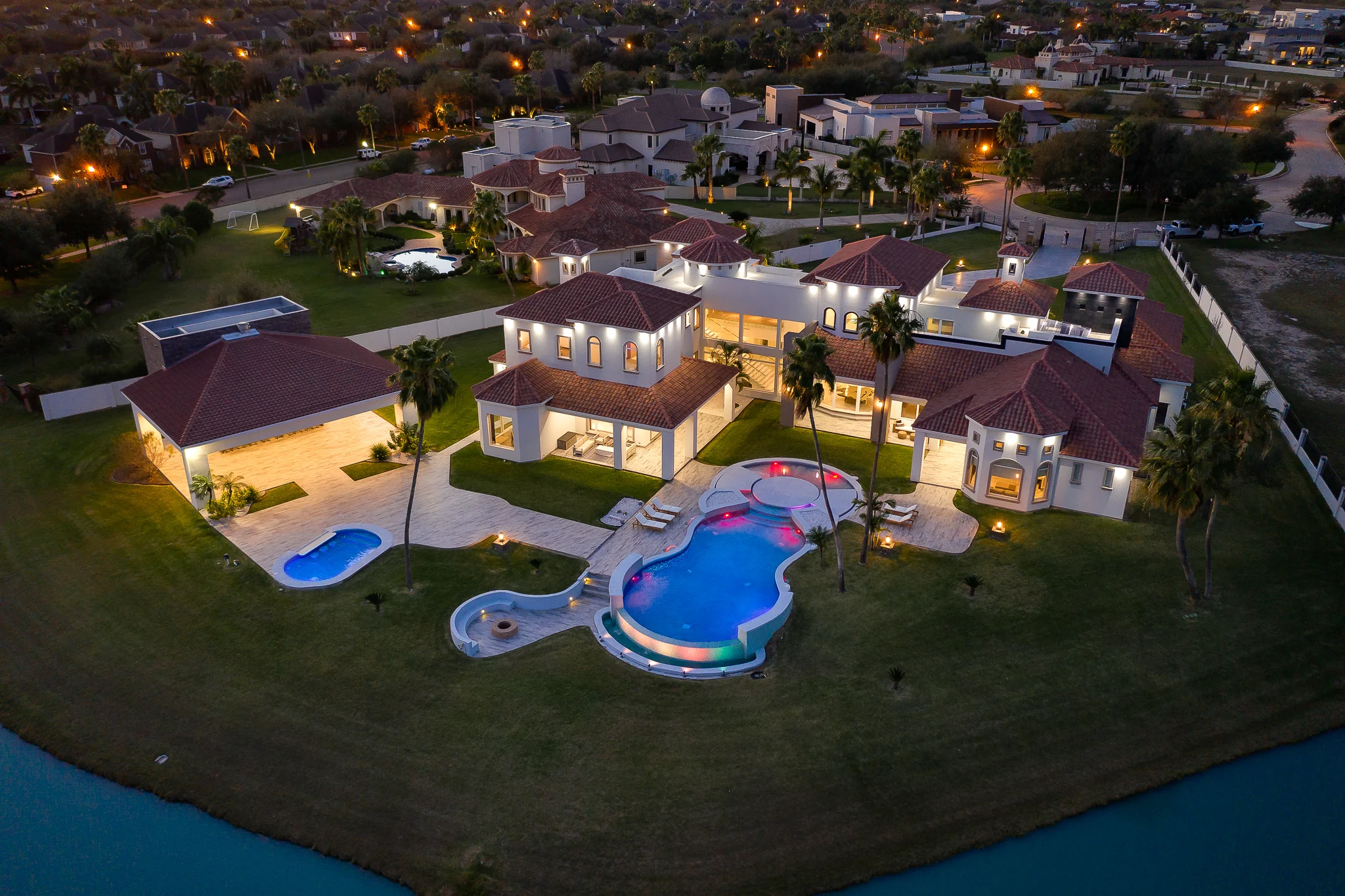 Luxury real estate agent in McAllen